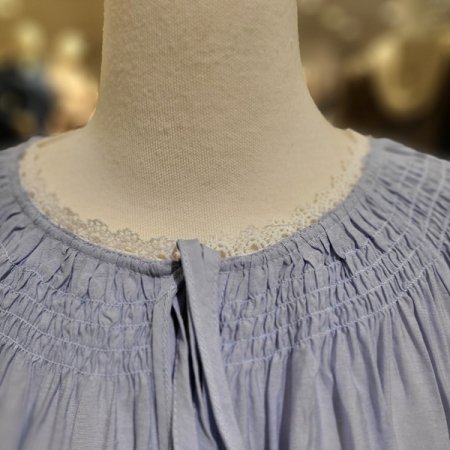 8부소매시스루프릴블라우스