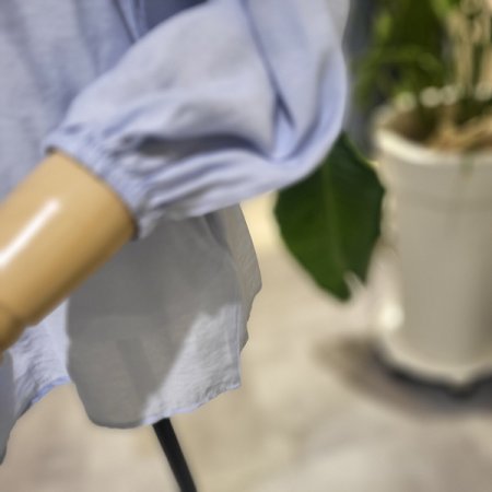 8부소매시스루프릴블라우스