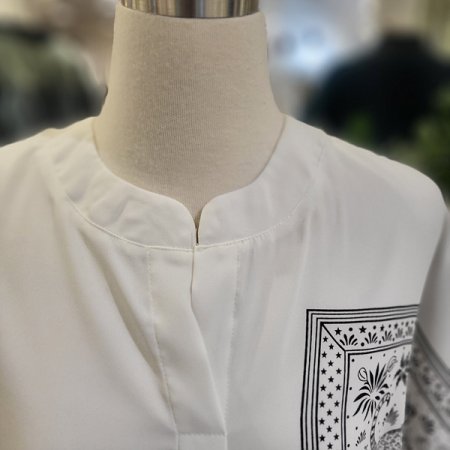 루즈핏애니몰패턴블라우스