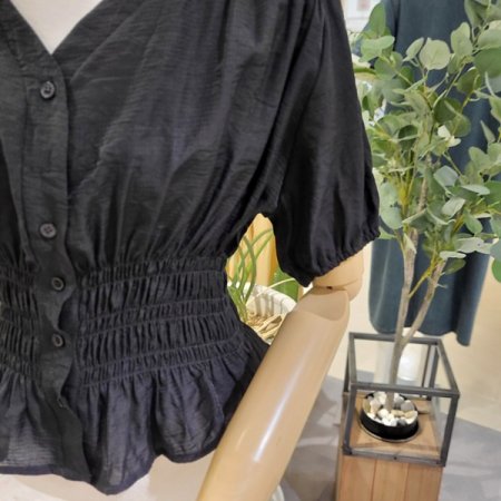 브이넥스모크밴딩볼륨블라우스