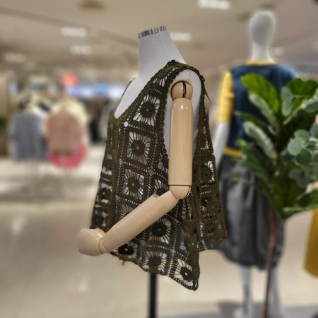 U넥라인펀칭니트뷔스티에