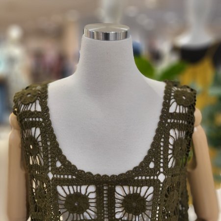 U넥라인펀칭니트뷔스티에