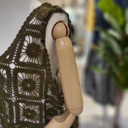 U넥라인펀칭니트뷔스티에