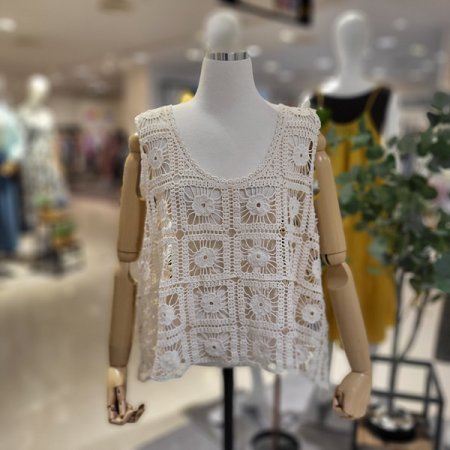 U넥라인펀칭니트뷔스티에