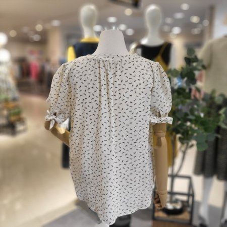 리본소매브이넥반팔블라우스