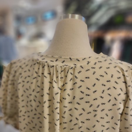 리본소매브이넥반팔블라우스