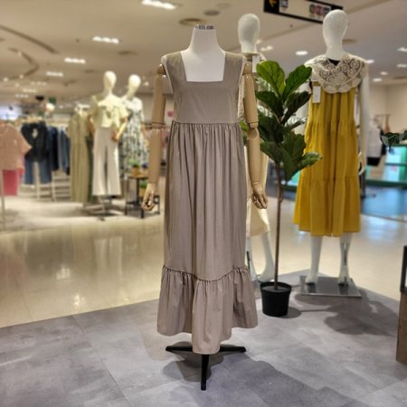 스퀘어넥민소매롱원피스