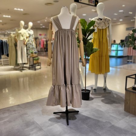 스퀘어넥민소매롱원피스