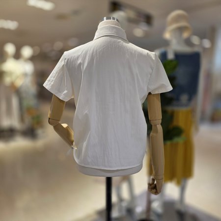 카라넥옆셔링반팔블라우스