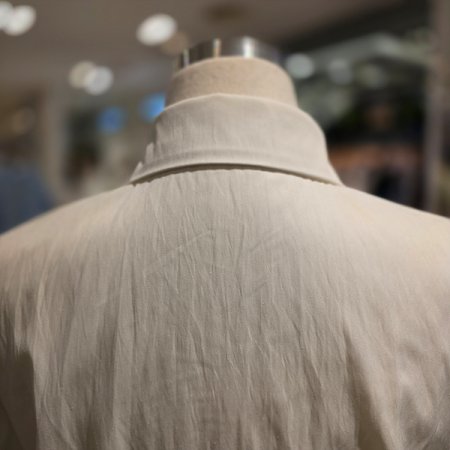 카라넥옆셔링반팔블라우스