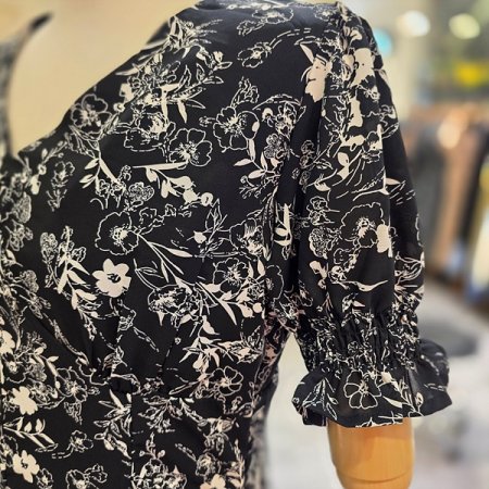 화이트플라워블랙쉬폰원피스