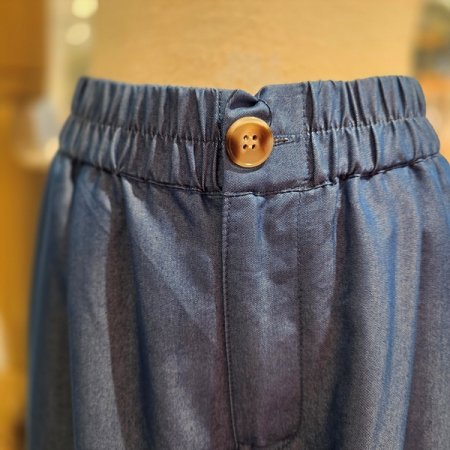 밑단핀턱글로시와이드팬츠