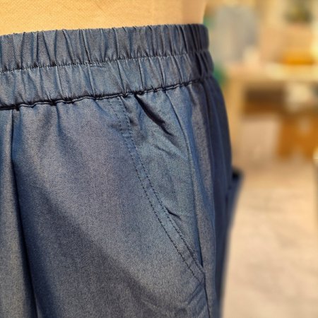 밑단핀턱글로시와이드팬츠