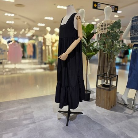 스퀘어넥민소매블랙롱원피스