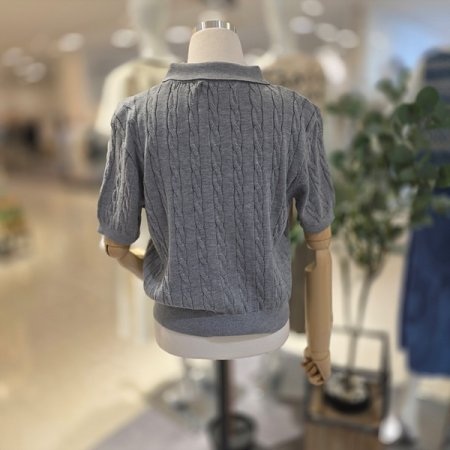 카라넥반팔꽈배기골지니트티