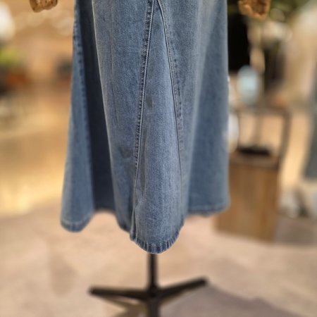 다트포인트데님롱스커트