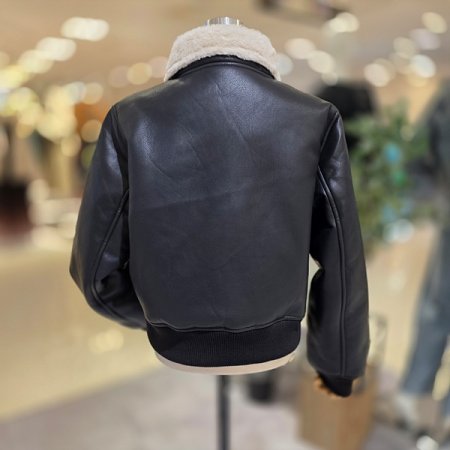 퍼카라시보리집업블랙무스탕