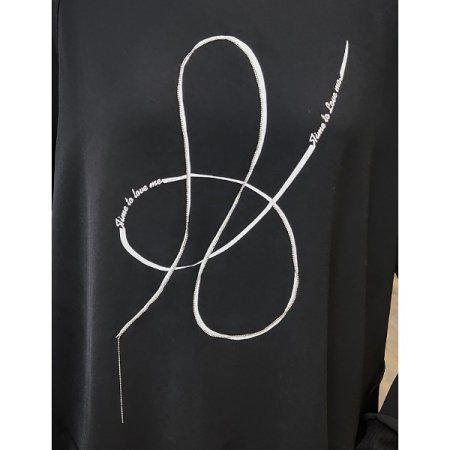 라인장식 블라우스