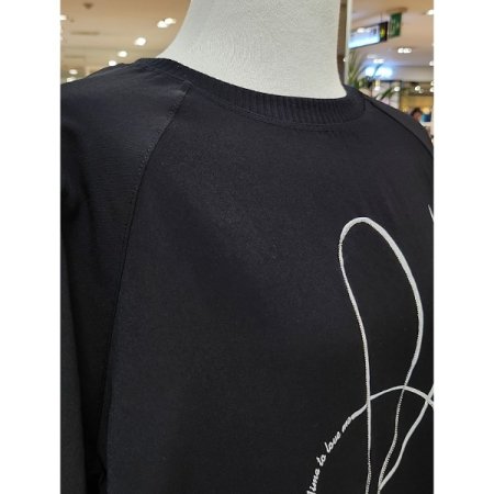 라인장식 블라우스