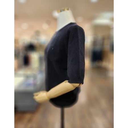 조직단추반팔니트