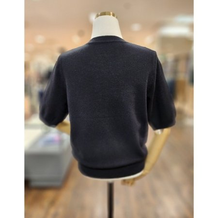 조직단추반팔니트