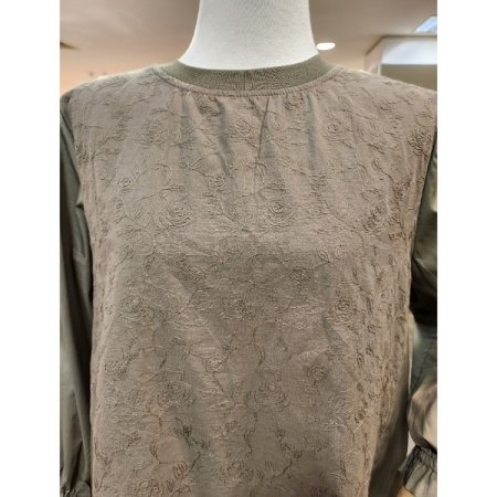 비키티블라우스