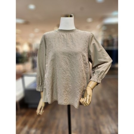 비키티블라우스