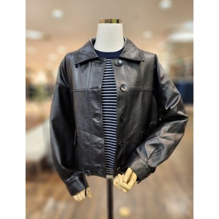 카라절개페이크레더자켓