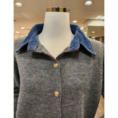 카라청배색버튼니트