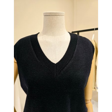 데스틸 브이넥 언발 니트조끼