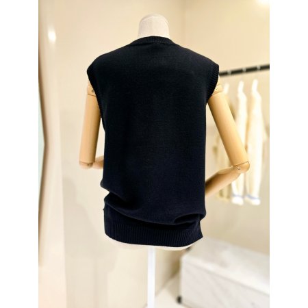 데스틸 브이넥 언발 니트조끼