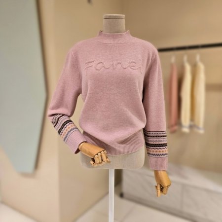 소매배색 레터링 반폴라 니트