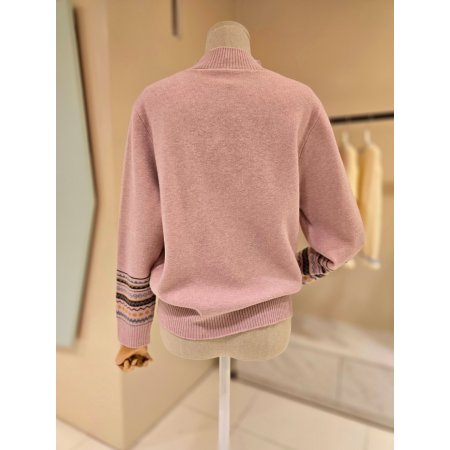 소매배색 레터링 반폴라 니트