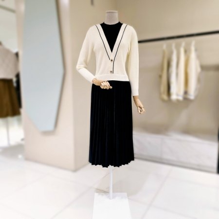 투버튼 플리츠 스커트 배색 니트원피스