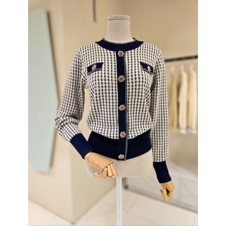 레드단추 배색 체크 니트