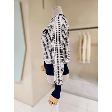 레드단추 배색 체크 니트