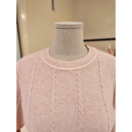 라운드 잔꽈배기 니트