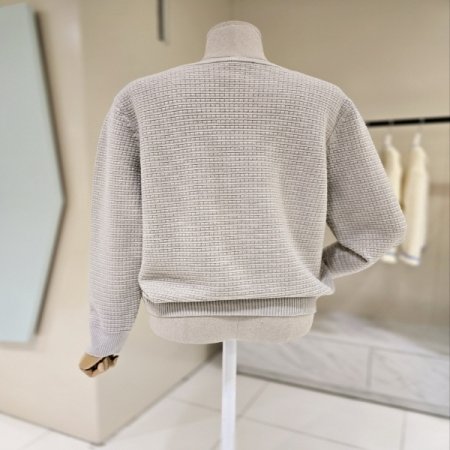 콩단추 브이넥 니트티셔츠