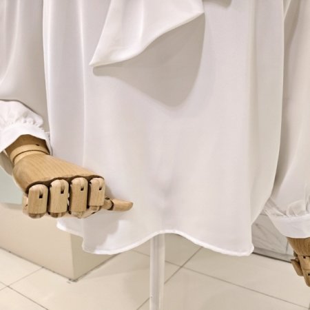 셔링소매 스카프 블라우스