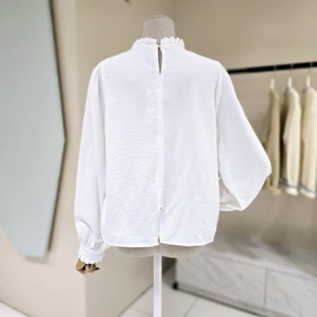 프릴소매 셔링 블라우스