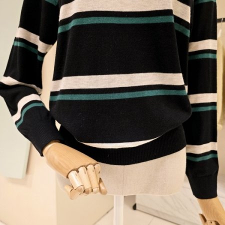 하트자수 단가라 라운드 니트