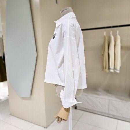 심플 자수 크롭 코튼셔츠