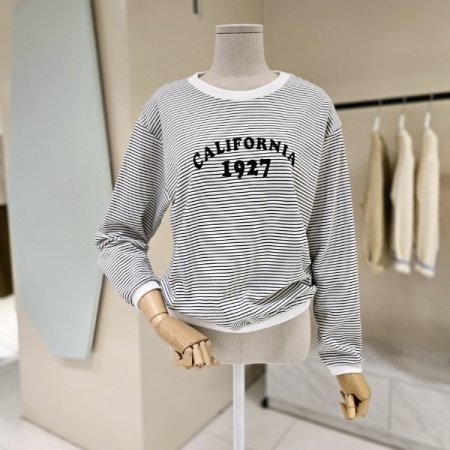 라운드 스트라이프 티셔츠