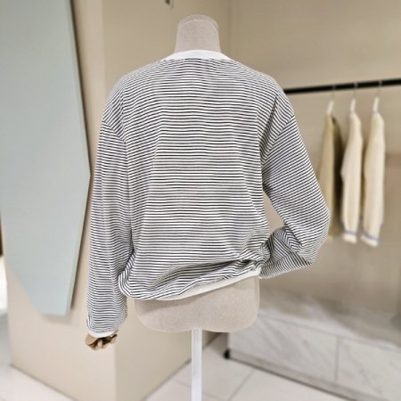 라운드 스트라이프 티셔츠