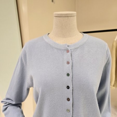 라운드 컬러 단추 니트가디건
