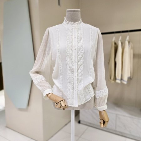 펀칭 레이스 블라우스