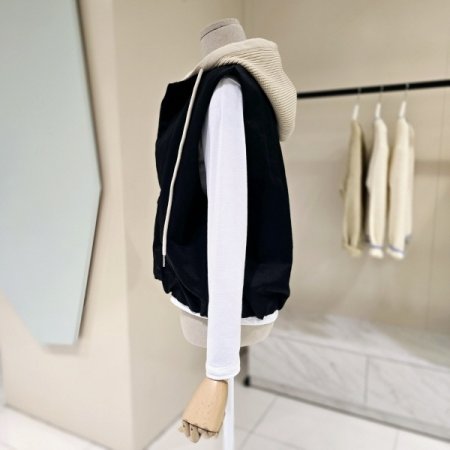 볼륨 밴딩 니트 후드 베스트