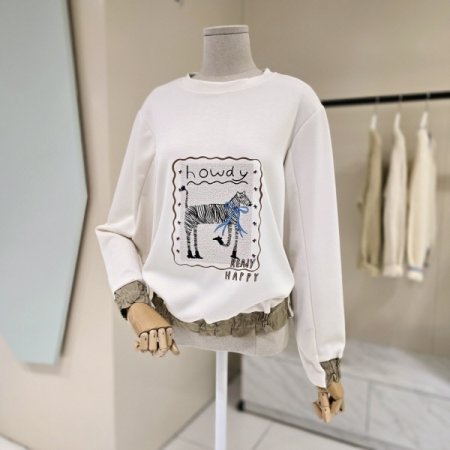 해피 레터링 프릴 라운드 티셔츠