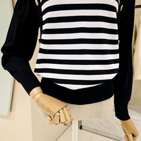스트라이프 배색 라운드니트