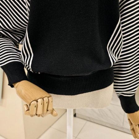 단가라배색 가오리 니트티셔츠